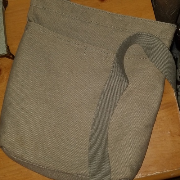 Khakis Crossbody purse - Picture 4 of 7